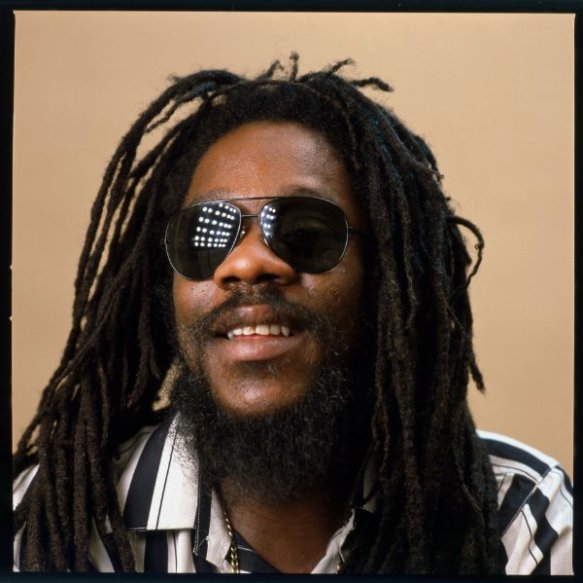 00-Dennis-Brown