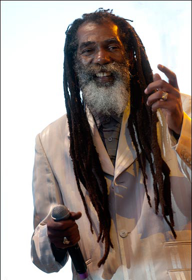 don-carlos-photo-credit-kim-sallaway