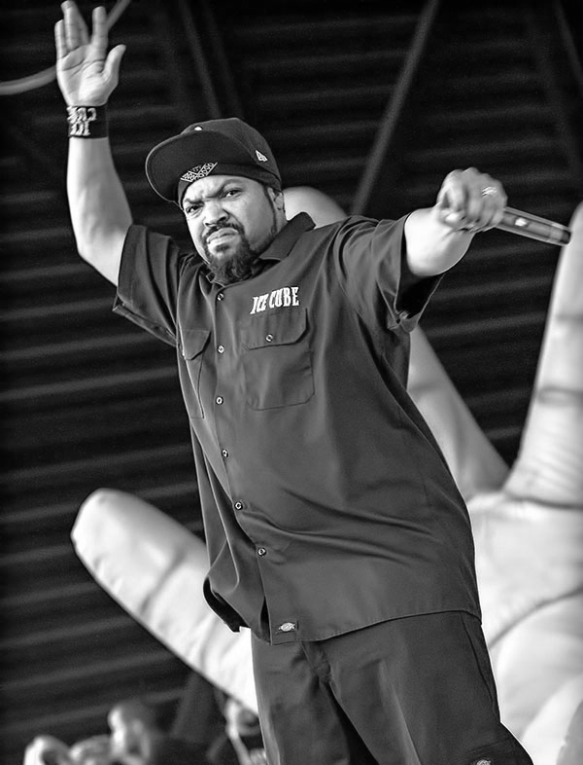 ice_cube_carolina_mixer_24