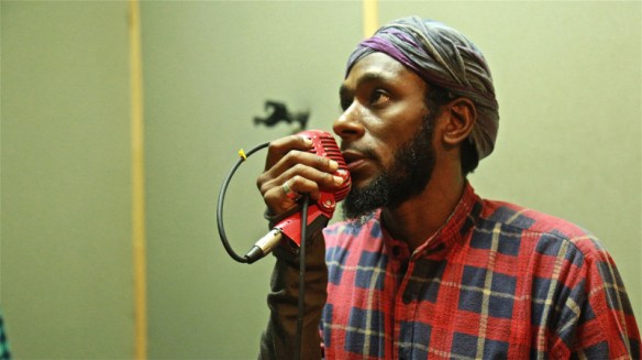 yasiin-bey-red-mic